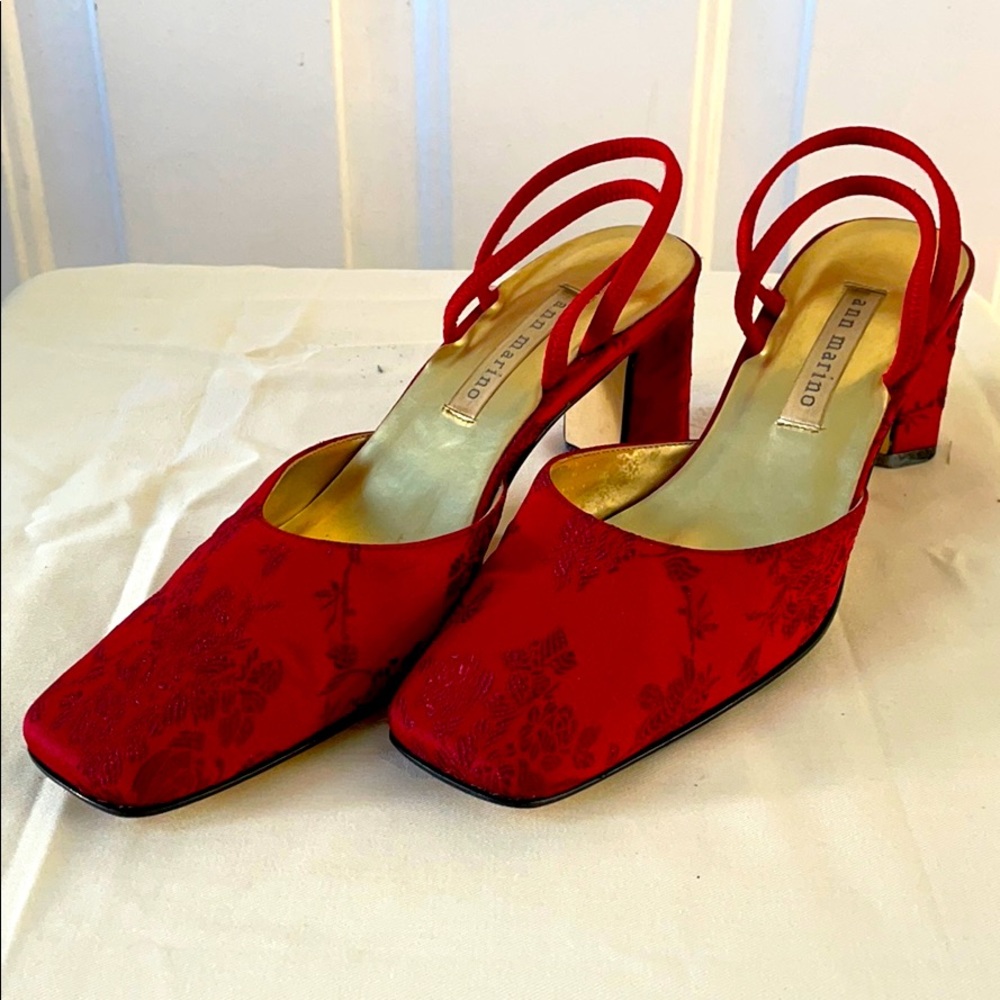 Red medium heel shoes